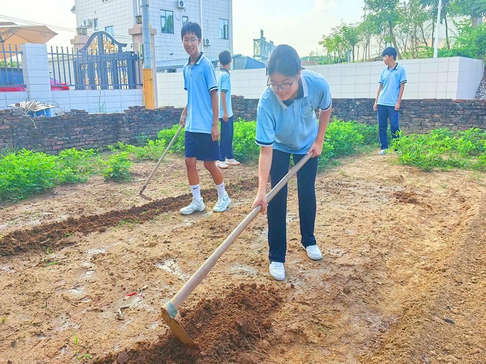 广州叛逆青少年素质教育机构怎么联系？本地寄宿培育选择指南